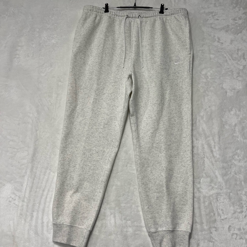 NEW Men's Nike Standard Fit Taper Leg Regular Length Pants Size XL Gray Heather